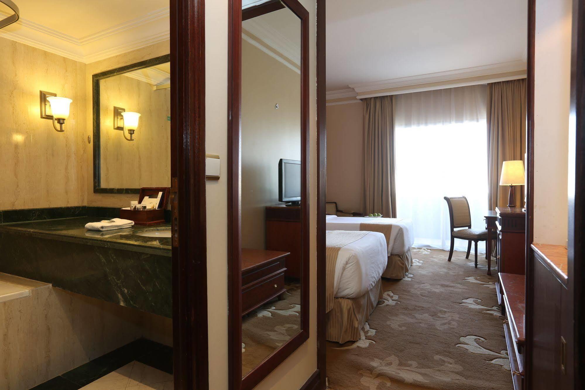Mercure Hotel Khamis Mushayt Khamis Mushait Bagian luar foto